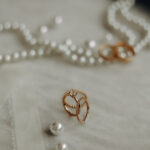Verlobungsring Ehering Gold Perle Studio Shoot